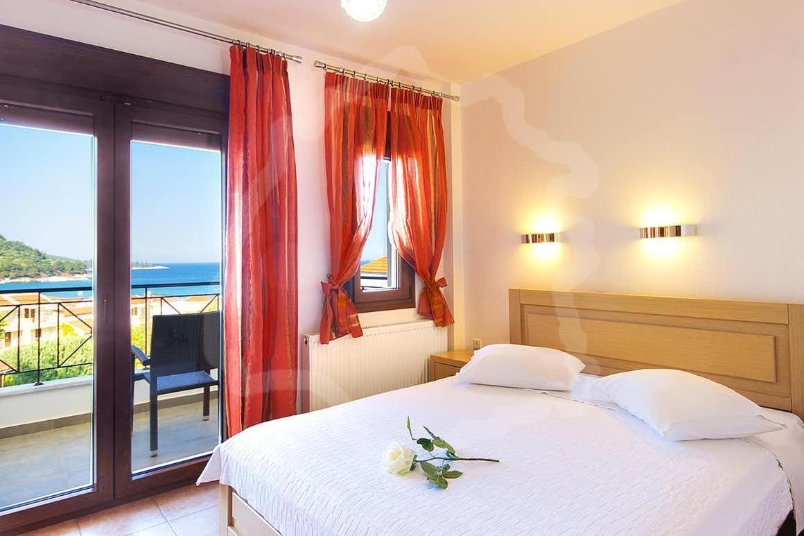 Loretta Maisonettes&studios Chrisi Ammoudia Esterno foto