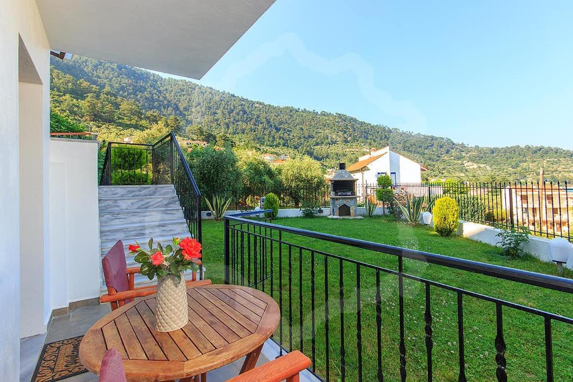 Loretta Maisonettes&studios Chrisi Ammoudia Esterno foto